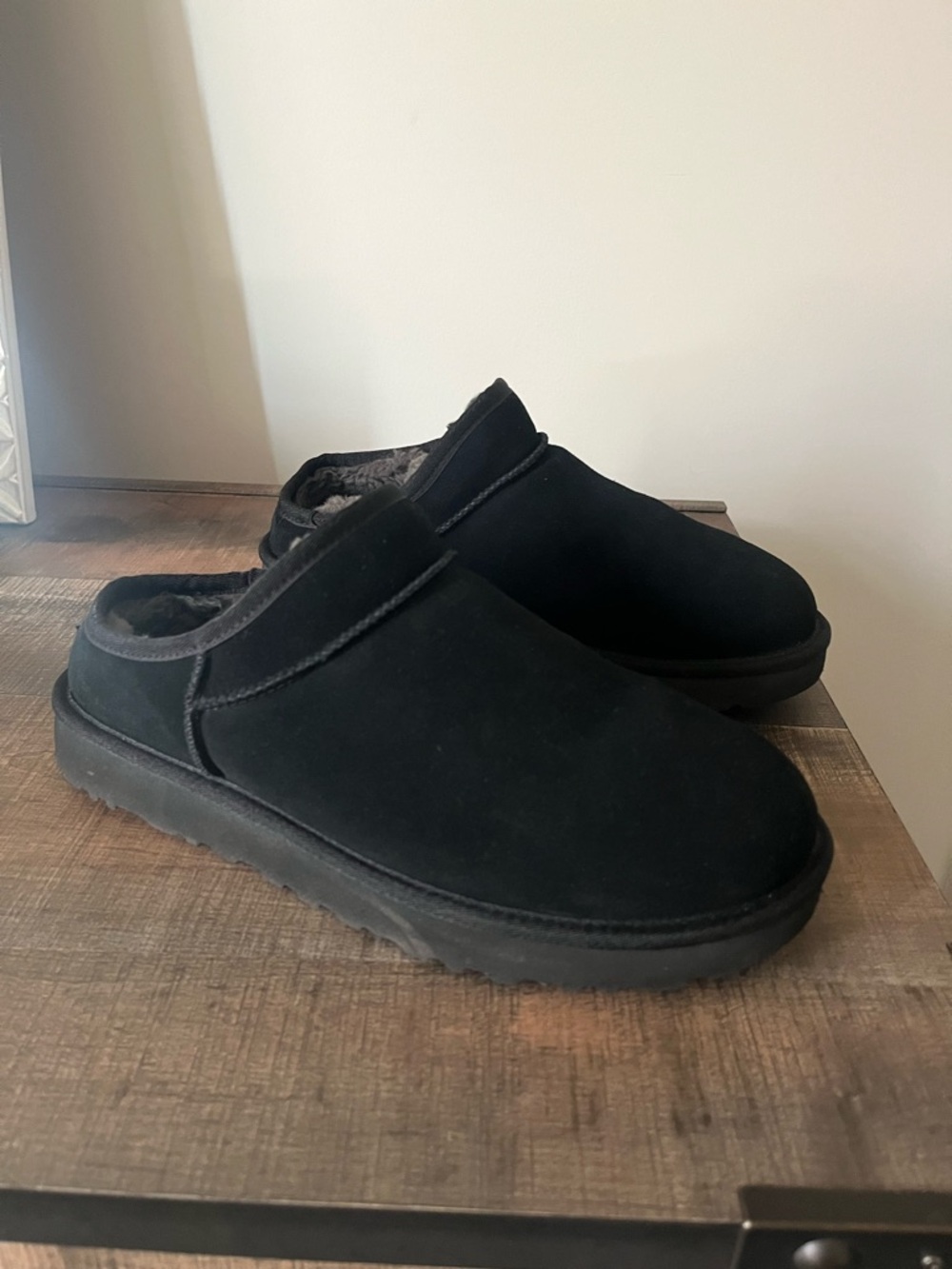 UGG Classic Slipper Black Suede Sheepskin Ankle Bootie NWOT Women’s 10 1108193